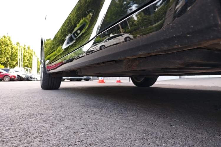 Used Toyota Avalon 2019 Dual-Engine 2.5L Luxury Edition China VI Standard Right Side Sill