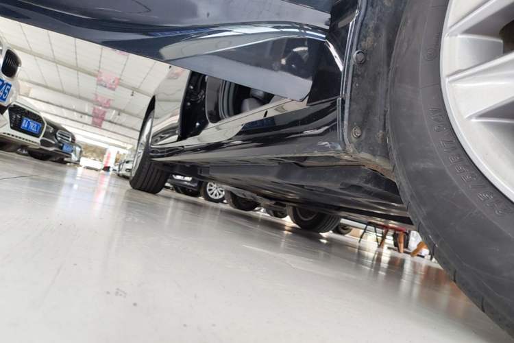 Used Toyota Avalon 2019 2.0L Luxury Edition China VI Standard Right Side Sill