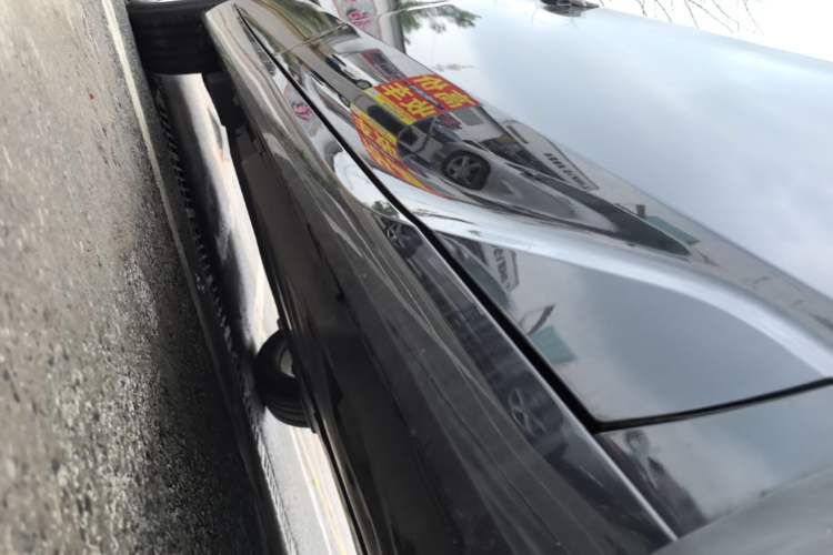 Used Toyota Avalon 2019 Dual-Engine 2.5L Luxury Edition China VI Standard Right Side Sill
