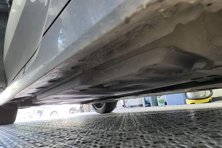Used Toyota Avalon 2019 2.0L XLE Premium Edition China VI Right Side Sill