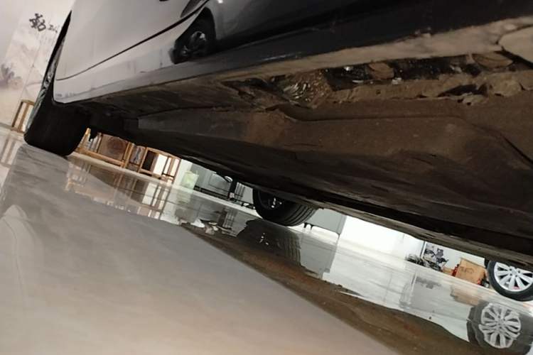 Used Toyota Avalon 2019 2.0L XLE Premium Edition China VI Right Side Sill