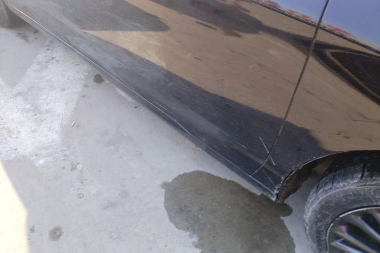 Used Toyota Avalon 2019 2.0L XLE Premium Edition China VI Right Side Sill