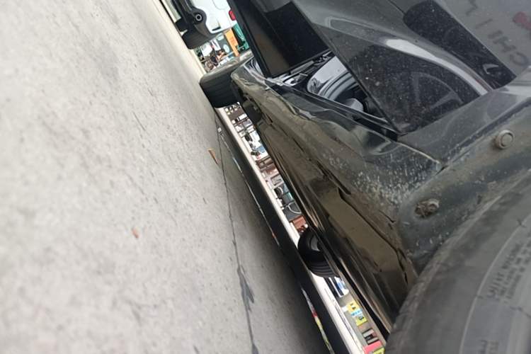 Used Toyota Avalon 2019 Dual-Engine 2.5L Luxury Edition China VI Standard Right Side Sill