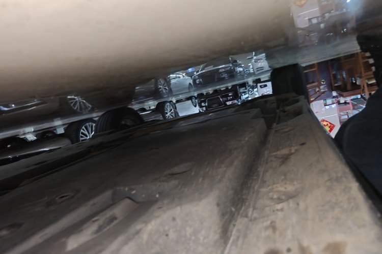 Used Toyota Avalon 2019 Dual-Engine 2.5L Luxury Edition China VI Standard Right Side Sill