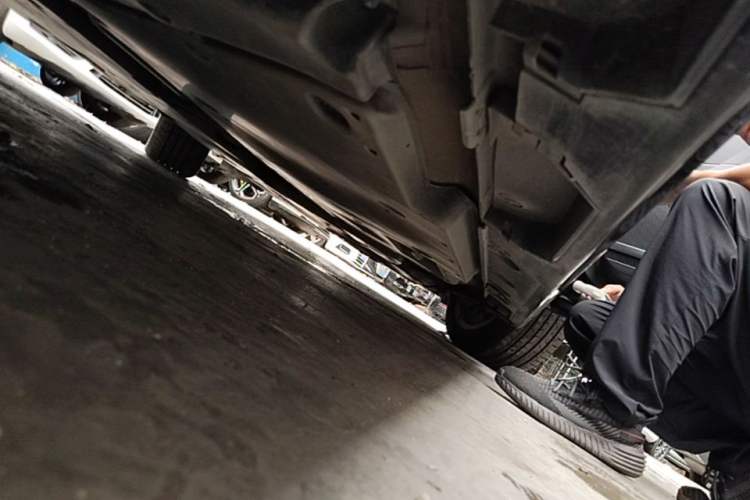 Used Toyota Avalon 2019 Dual-Engine 2.5L Luxury Edition China VI Standard Right Side Sill