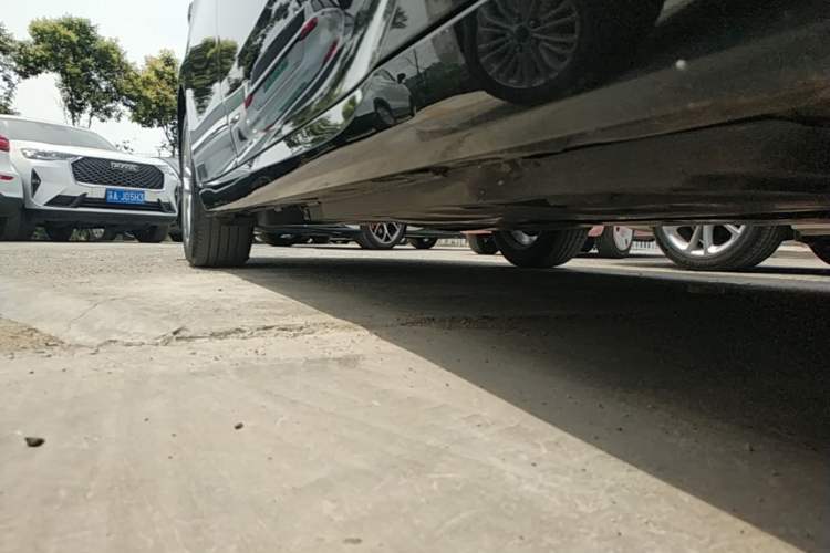 Used Toyota Avalon 2019 2.0L Luxury Edition China VI Standard Right Side Sill