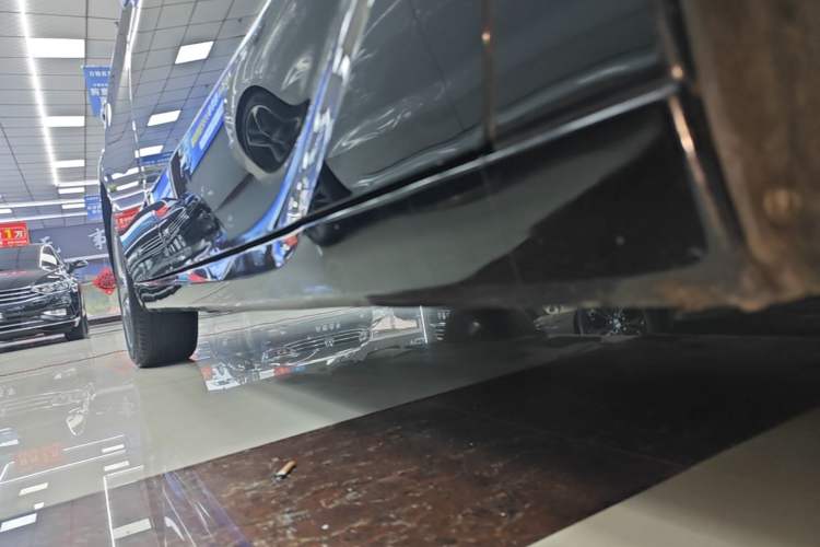 Used Toyota Avalon 2019 2.0L Luxury Edition China VI Standard Right Side Sill
