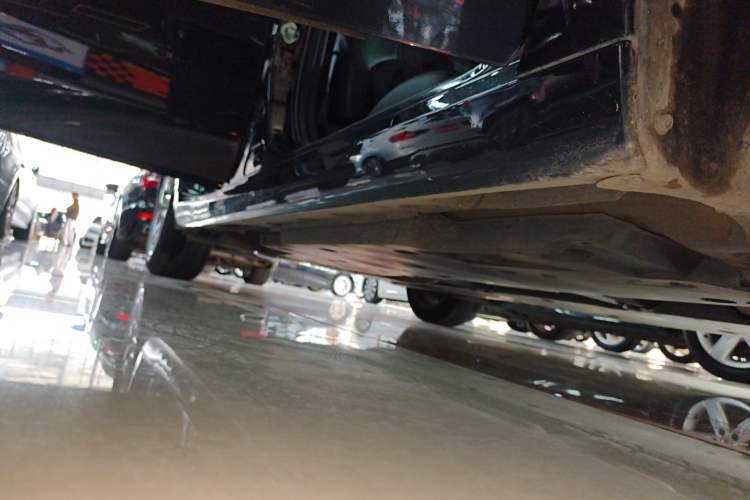 Used Toyota Avalon 2019 Dual-Engine 2.5L Luxury Edition China VI Standard Right Side Sill