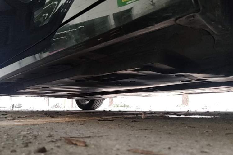 Used Toyota Avalon 2019 2.5L Touring Premium Version China VI Standard Right Side Sill