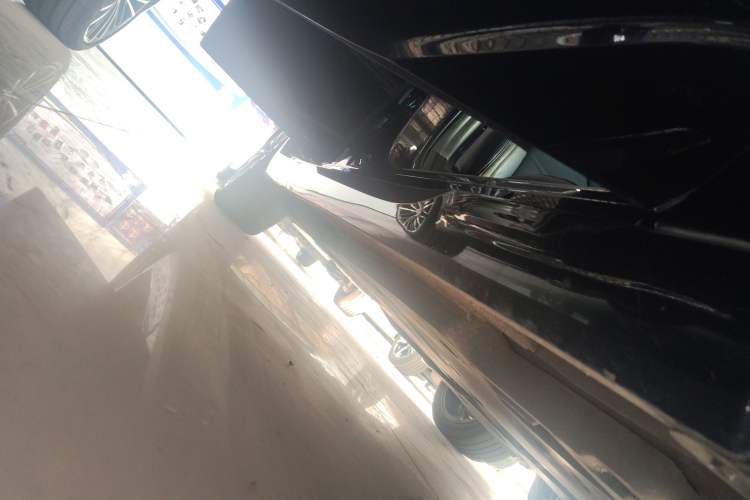 Used Toyota Avalon 2019 2.0L XLE Premium Edition China VI Right Side Sill