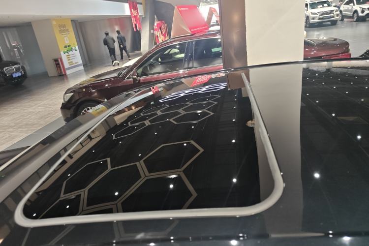 Used Toyota Avalon 2019 2.0L Luxury Edition China VI Standard Roof