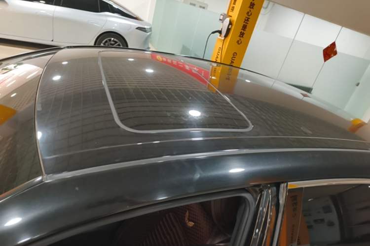 Used Toyota Avalon 2019 2.5L Ambition Version China VI Standard Roof