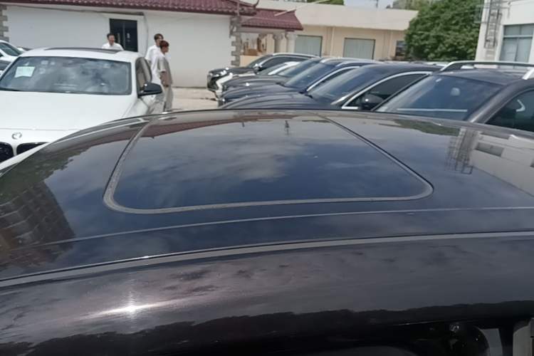 Used Toyota Avalon 2019 Dual-Engine 2.5L Luxury Edition China VI Standard Roof
