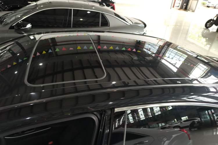 Used Toyota Avalon 2019 2.0L Luxury Edition China VI Standard Roof