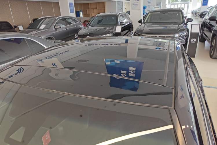 Used Toyota Avalon 2019 Dual-Engine 2.5L XLE Prestige Version China VI Standard Roof
