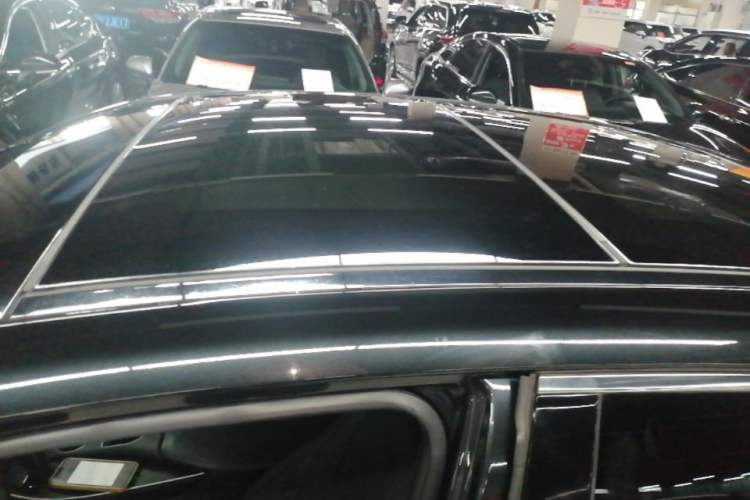 Used Toyota Avalon 2019 Dual-Engine 2.5L XLE Prestige Version China VI Standard Roof