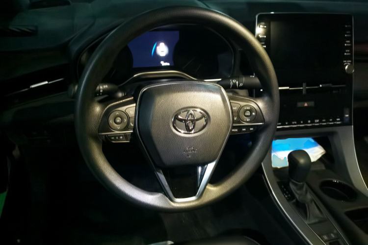 Used Toyota Avalon 2019 2.0L Ambition Edition China VI Steering Wheel