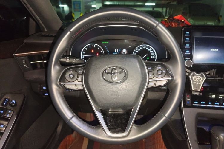 Used Toyota Avalon 2019 2.0L XLE Premium Edition China VI Steering Wheel