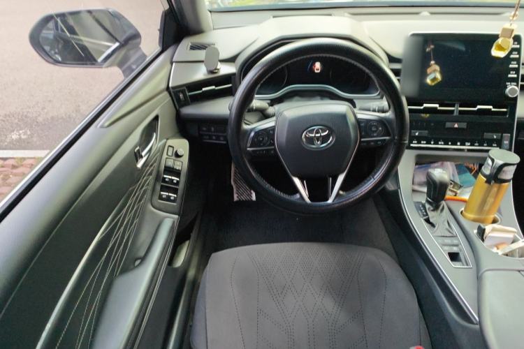 Used Toyota Avalon 2019 Dual-Engine 2.5L XLE Prestige Version China VI Standard Steering Wheel