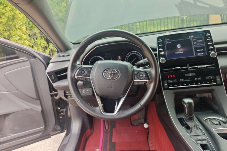 Used Toyota Avalon 2019 Dual-Engine 2.5L XLE Prestige Version China VI Standard Steering Wheel