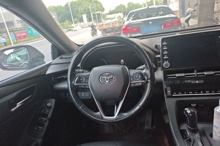 Used Toyota Avalon 2019 Dual-Engine 2.5L Luxury Edition China VI Standard Steering Wheel