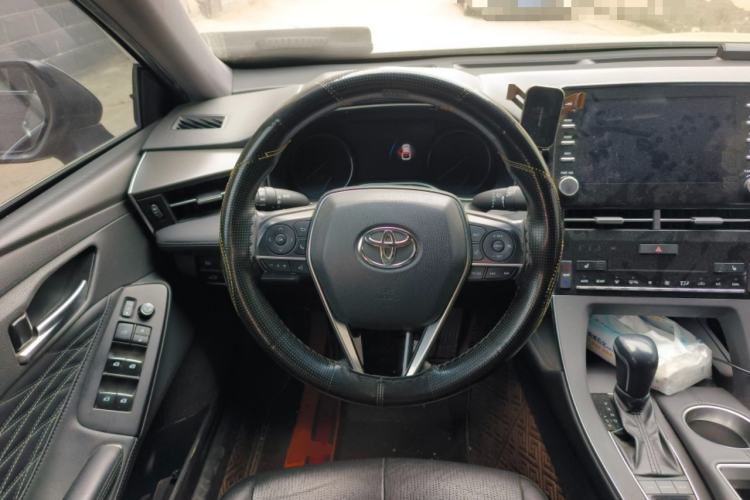 Used Toyota Avalon 2019 Dual-Engine 2.5L XLE Prestige Version China VI Standard Steering Wheel