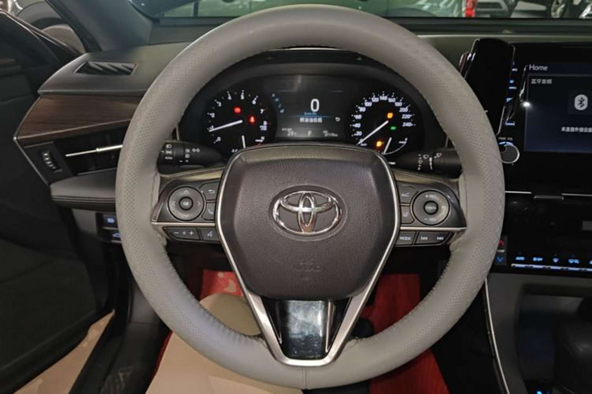 Used Toyota Avalon 2019 2.0L Ambition Edition China VI Steering Wheel