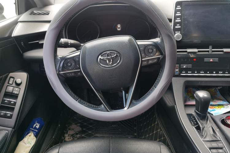 Used Toyota Avalon 2019 Dual-Engine 2.5L XLE Prestige Version China VI Standard Steering Wheel