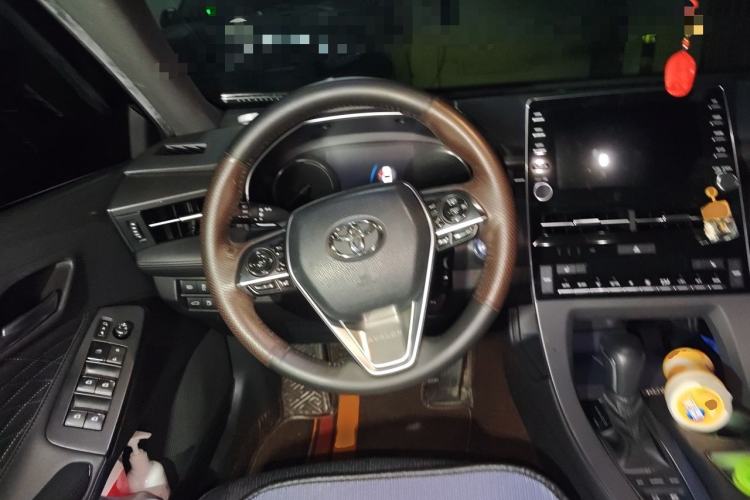 Used Toyota Avalon 2019 Dual-Engine 2.5L XLE Prestige Version China VI Standard Steering Wheel