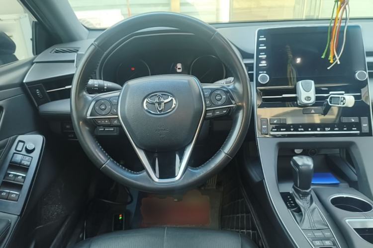 Used Toyota Avalon 2019 Dual-Engine 2.5L XLE Prestige Version China VI Standard Steering Wheel
