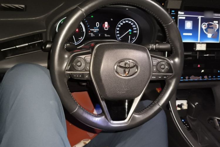 Used Toyota Avalon 2019 Dual-Engine 2.5L XLE Prestige Version China VI Standard Steering Wheel
