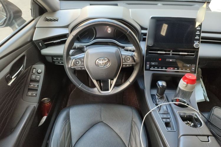 Used Toyota Avalon 2019 Dual-Engine 2.5L XLE Prestige Version China VI Standard Steering Wheel
