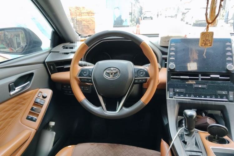 Used Toyota Avalon 2019 Dual-Engine 2.5L XLE Prestige Version China VI Standard Steering Wheel