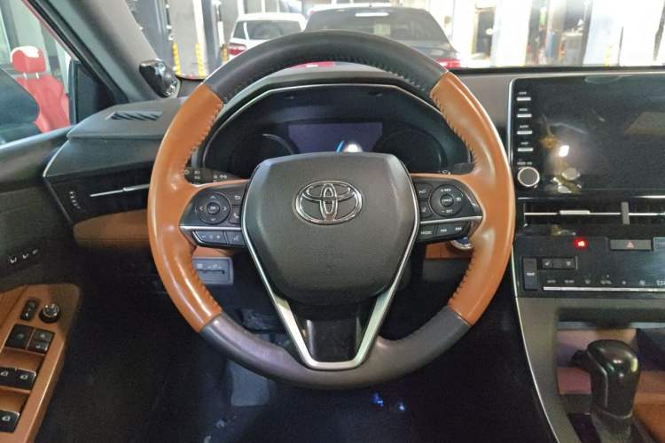 Used Toyota Avalon 2019 Dual-Engine 2.5L Limited Flagship Edition China VI Standard Steering Wheel