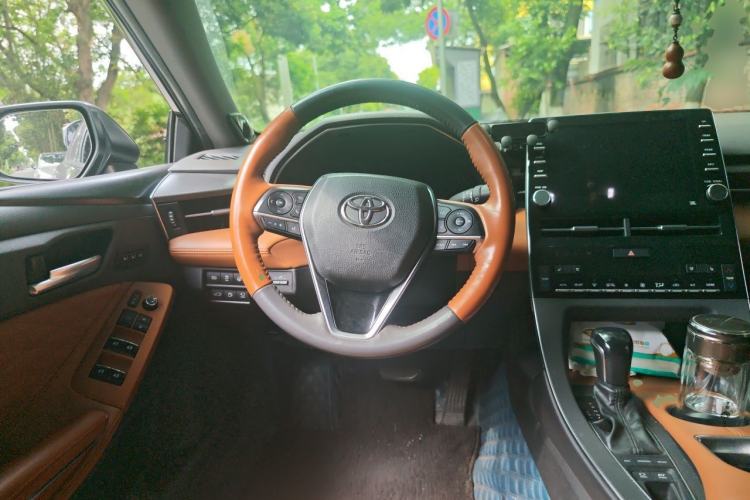 Used Toyota Avalon 2019 Dual-Engine 2.5L Limited Flagship Edition China VI Standard Steering Wheel