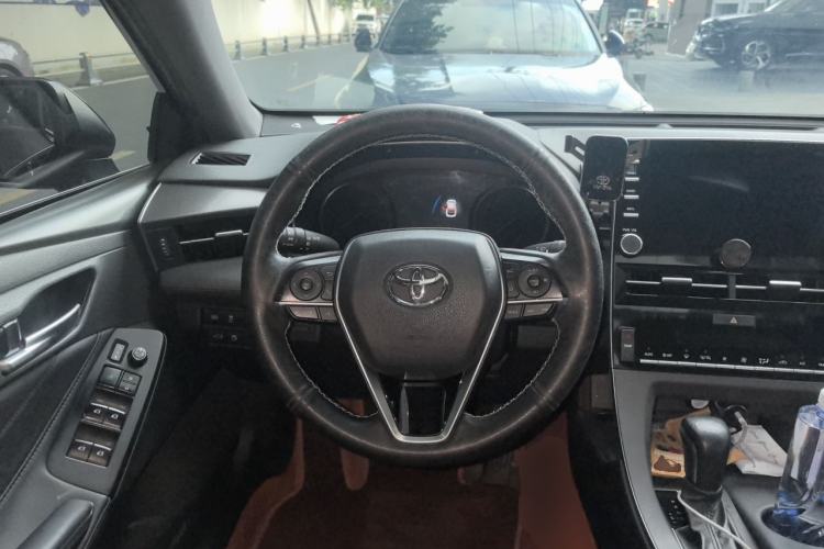 Used Toyota Avalon 2019 Dual-Engine 2.5L Luxury Edition China VI Standard Steering Wheel