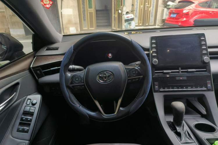 Used Toyota Avalon 2019 2.0L Luxury Edition China VI Standard Steering Wheel
