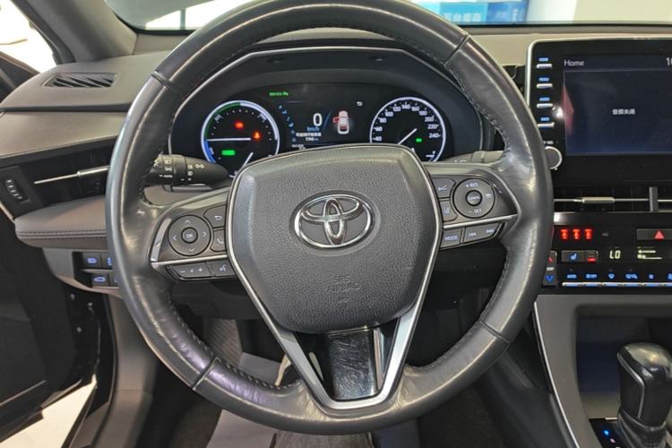 Used Toyota Avalon 2019 Dual-Engine 2.5L XLE Prestige Version China VI Standard Steering Wheel