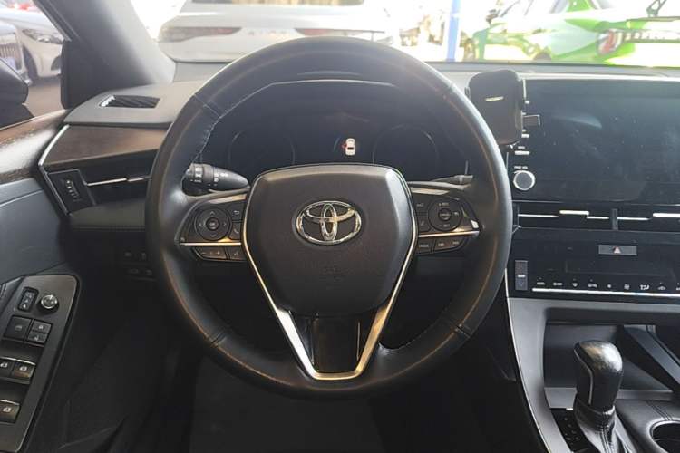 Used Toyota Avalon 2019 2.0L XLE Premium Edition China VI Steering Wheel