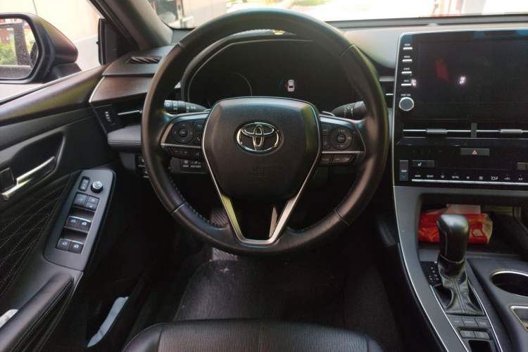Used Toyota Avalon 2019 2.5L Touring Premium Version China VI Standard Steering Wheel