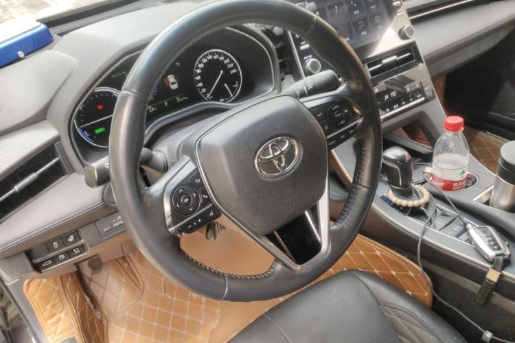 Used Toyota Avalon 2019 Dual-Engine 2.5L Limited Flagship Edition China VI Standard Steering Wheel