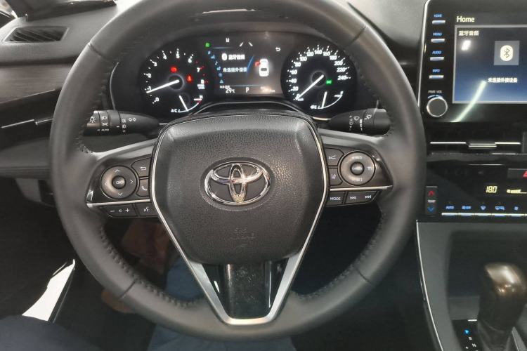 Used Toyota Avalon 2019 2.0L Ambition Edition China VI Steering Wheel