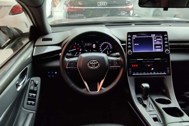 Used Toyota Avalon 2019 2.0L Luxury Edition China VI Standard Steering Wheel