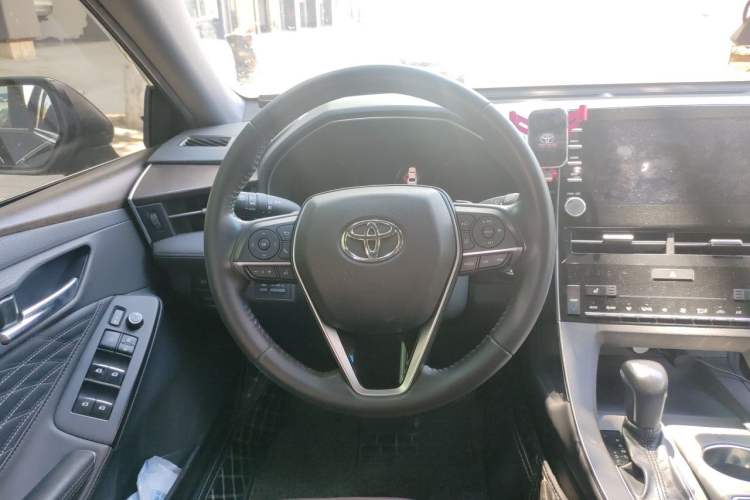 Used Toyota Avalon 2019 2.5L Touring Premium Version China VI Standard Steering Wheel