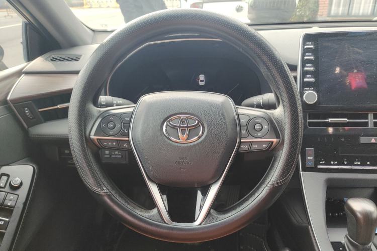 Used Toyota Avalon 2019 2.0L Ambition Edition China VI Steering Wheel