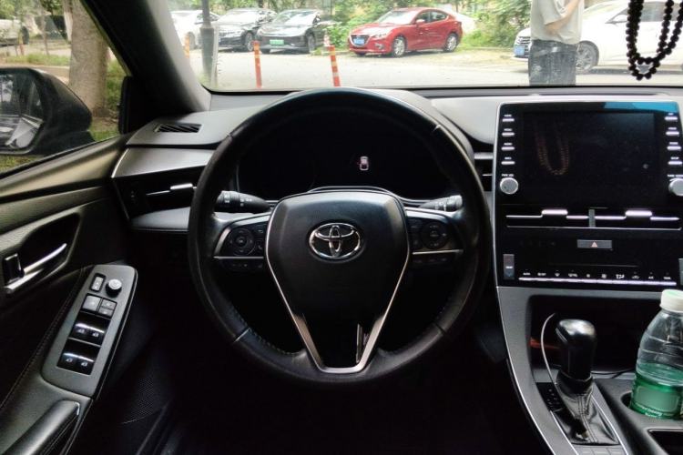 Used Toyota Avalon 2019 Dual-Engine 2.5L Luxury Edition China VI Standard Steering Wheel