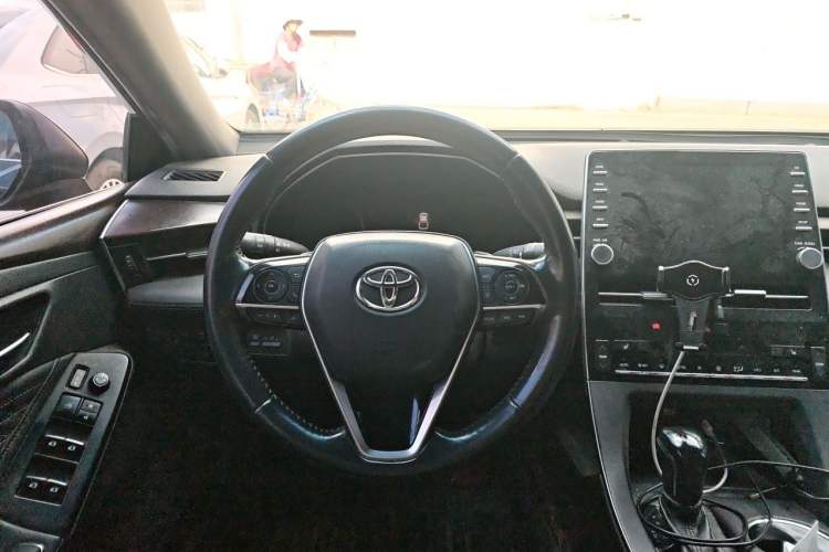 Used Toyota Avalon 2019 2.5L Touring Premium Version China VI Standard Steering Wheel