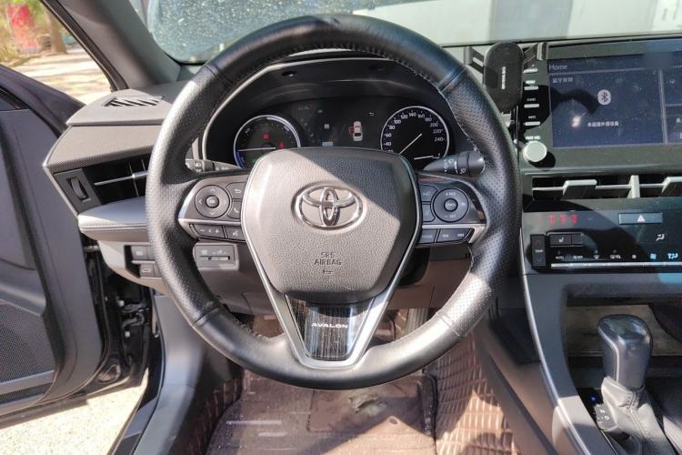 Used Toyota Avalon 2019 Dual-Engine 2.5L XLE Prestige Version China VI Standard Steering Wheel