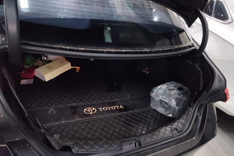 Used Toyota Avalon 2019 2.0L Luxury Edition China VI Standard Trunk
