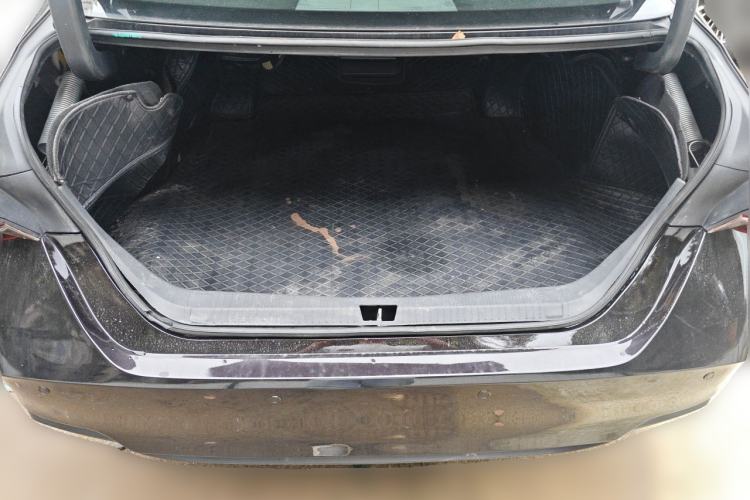 Used Toyota Avalon 2019 2.0L Ambition Edition China VI Trunk